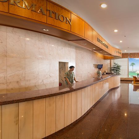 Seogwipo KAL Hotel Eksteriør billede Reception desk at a hotel