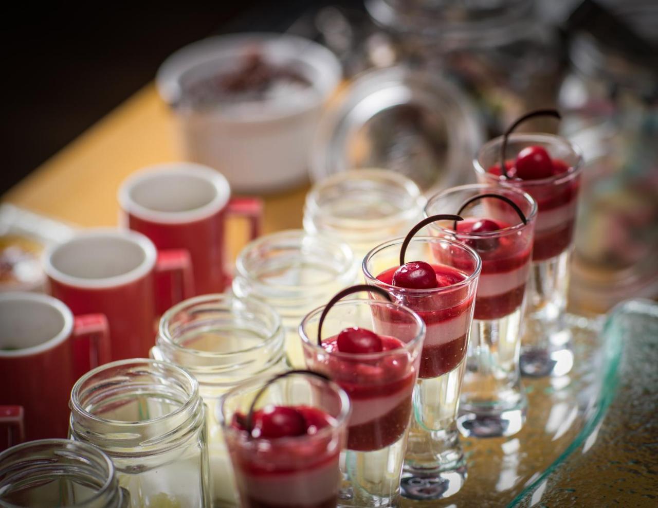 Seogwipo KAL Hotel Eksteriør billede A dessert prepared with agar